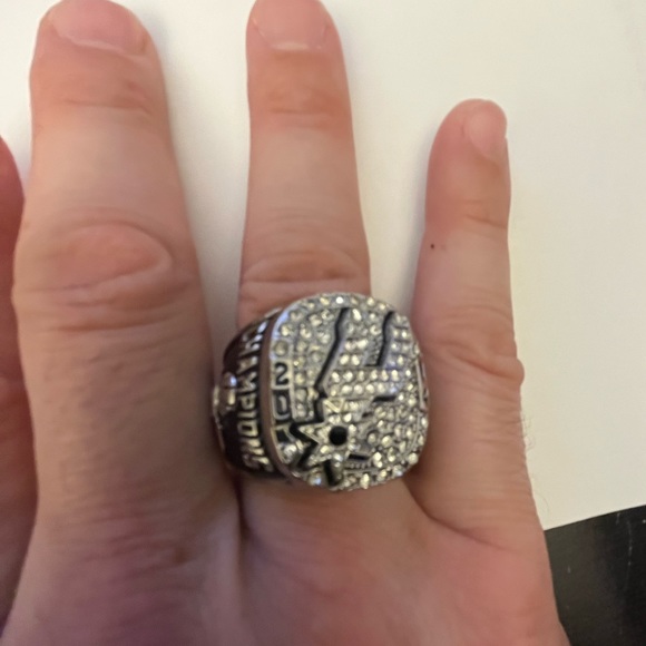 2014 San Antonio Spurs Championship Replica Ring. - Picture 6 of 8
